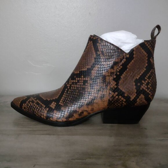 Marc Fisher Obrraly ankle boots booties snake print western chic new size 8.5 - Picture 1 of 5